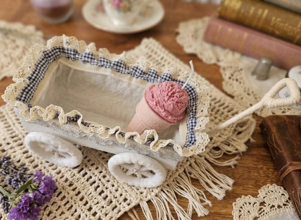 Shabby chic количка със сладоледена свещ